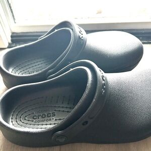 CROCS Women's Black Comfort Slippers